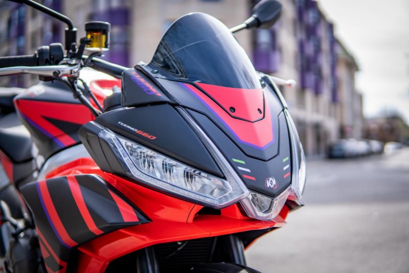 aprilia-tuono-660-evo-1