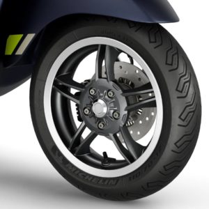 vespa-primavera-125-tech-bleu-3
